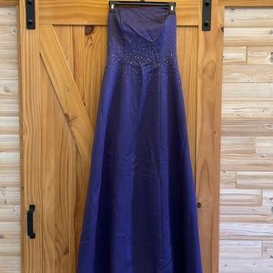 NWT Long Jordan Formal Dress